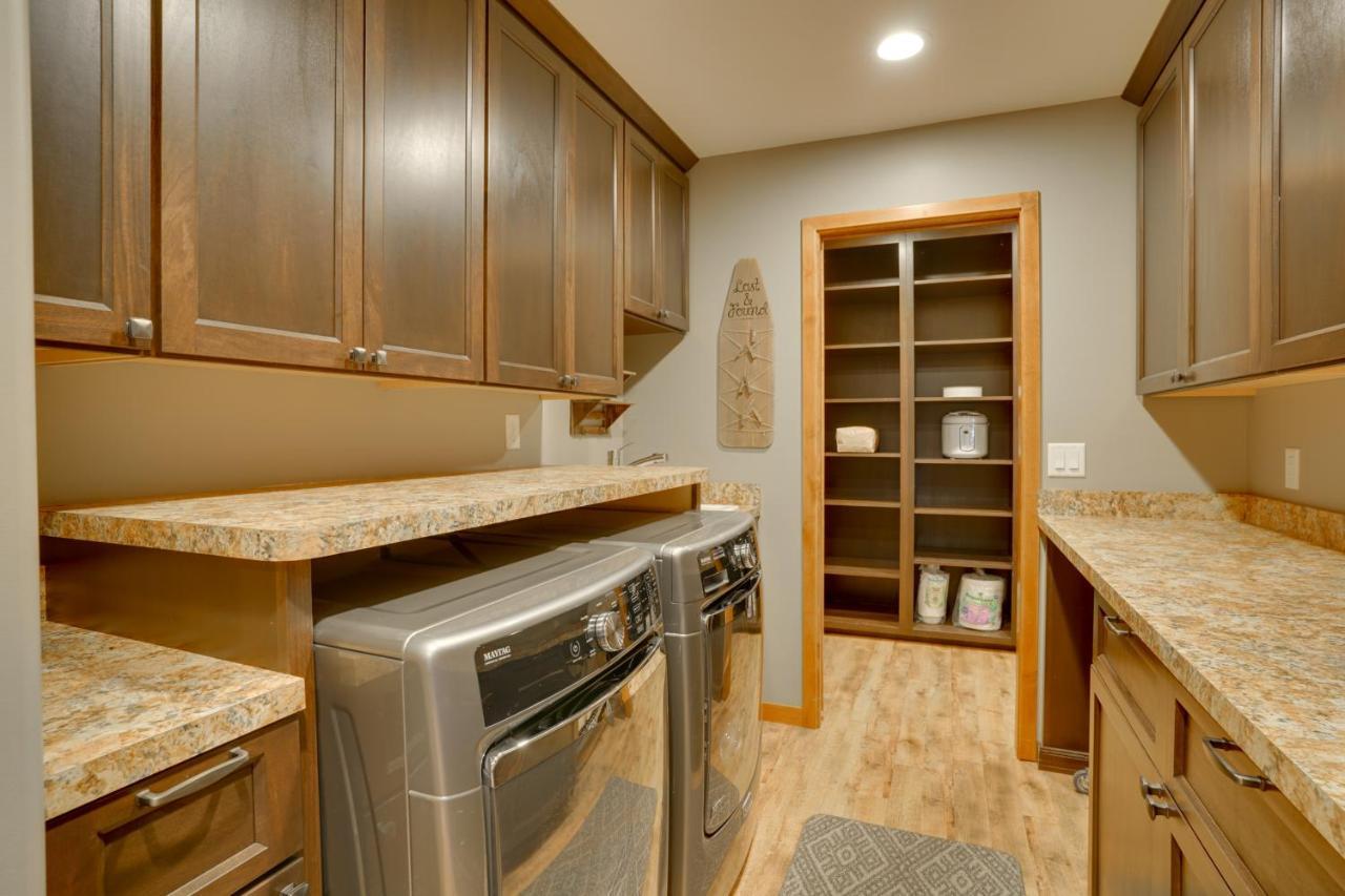 Expansive Shakopee Vacation Rental On 5 Acres! ภายนอก รูปภาพ