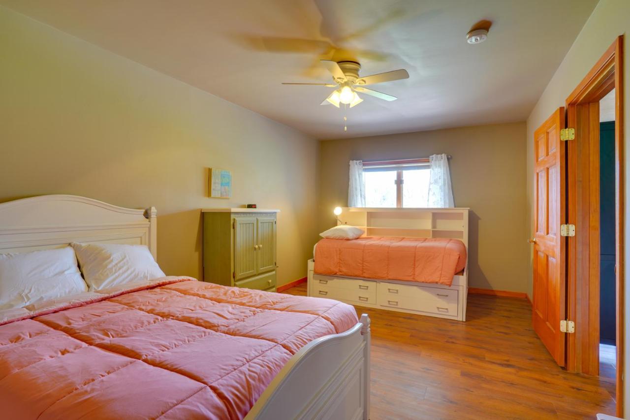 Expansive Shakopee Vacation Rental On 5 Acres! ภายนอก รูปภาพ