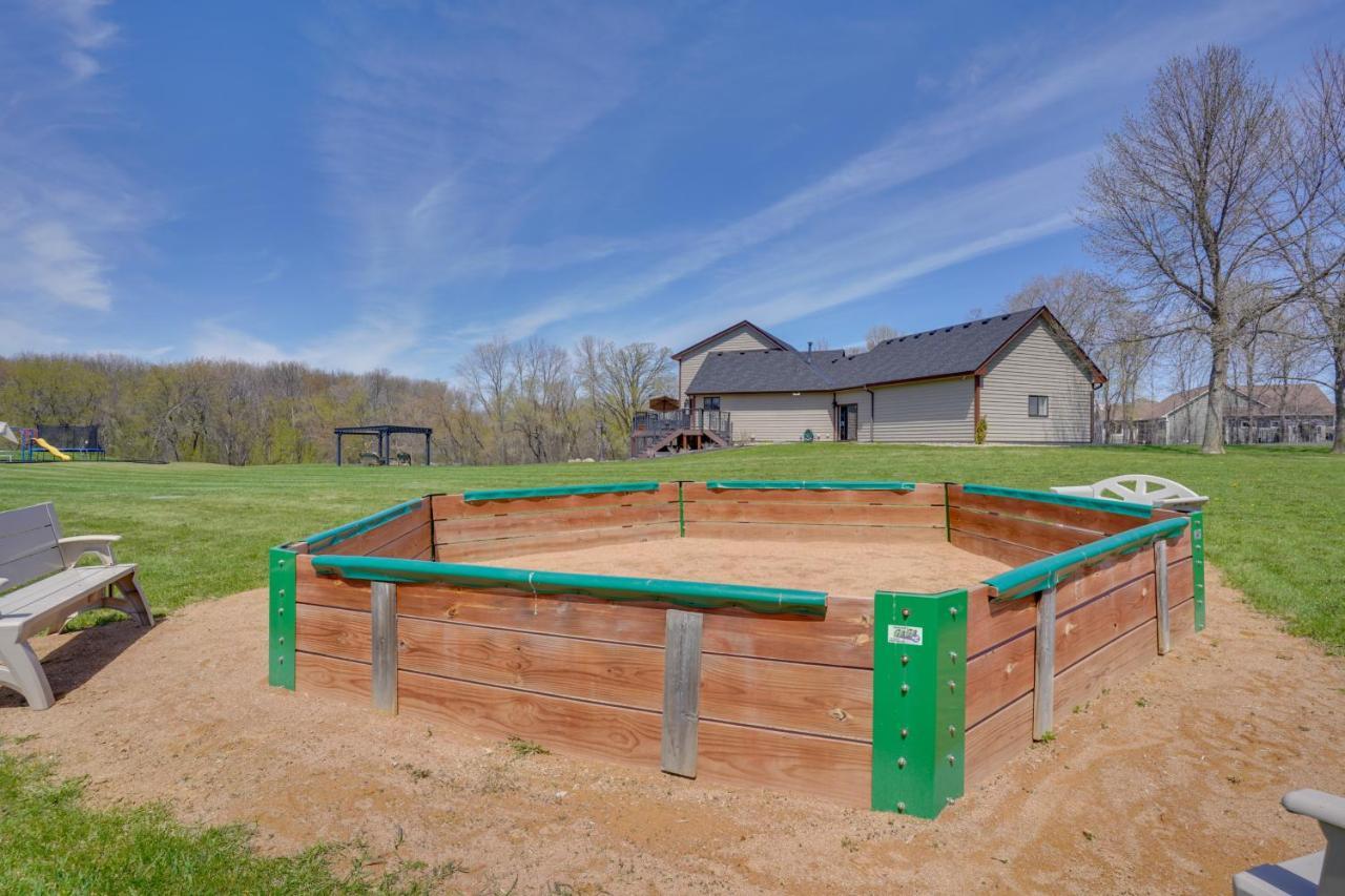 Expansive Shakopee Vacation Rental On 5 Acres! ภายนอก รูปภาพ